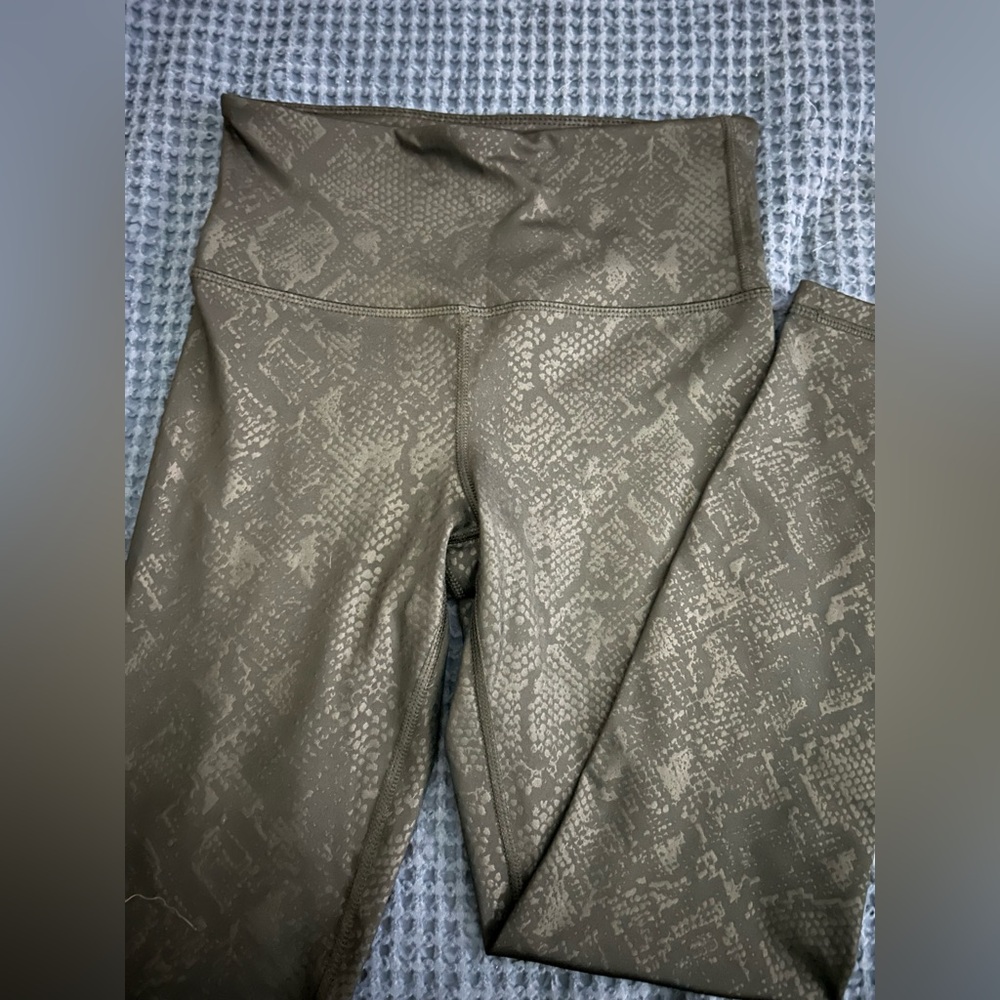 🌺Snake Print High-Waisted Leggings